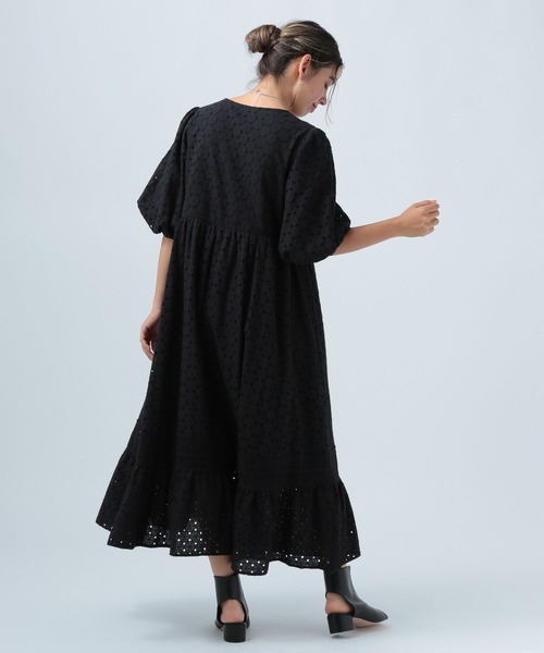 BAYFLOW(ベイフロー)の「レースギャザーワンピース(ワンピース・レディース・ブラック/オフホワイト・SMALL/MEDIUM)」の6枚目の写真