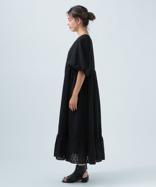 BAYFLOW(ベイフロー)の「レースギャザーワンピース(ワンピース・レディース・ブラック/オフホワイト・SMALL/MEDIUM)」の9枚目の写真