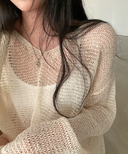 deux amour(ドゥーザムール)の「シースルー透かし編み長袖クルーネックトップス(その他トップス・レディース・グレー/アイボリー/グリーン・FREE)」の4枚目の写真
