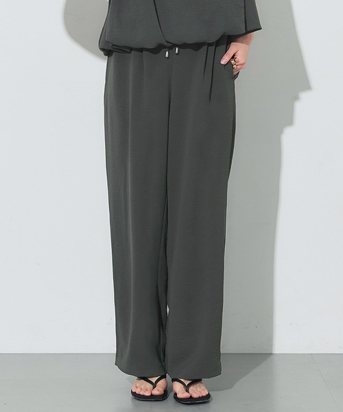 coca（coca）（コカ）の「＼再入荷／ シボサテンライクイージーパンツ 防シワ/イージーケア/吸水速乾/通気性（その他パンツ・レディース・イエロー/ブラック/アイボリー/ライトブルー/ベージュ/ネイビー/ライトベージュ/ライトピンク/ブラウン/カーキ/ライトグリーン/チャコール/グレイッシュベージュ/ダークブラウン・M/L/S）」の3枚目の写真