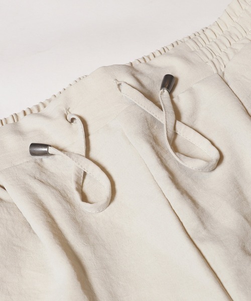 coca（coca）（コカ）の「シボサテンライクイージーパンツ 防シワ/イージーケア/吸水速乾/通気性（その他パンツ・レディース・イエロー/ブラック/アイボリー/ライトブルー/ベージュ/ネイビー/ライトベージュ/ライトピンク/ブラウン/カーキ・M/L/S）」の16枚目の写真