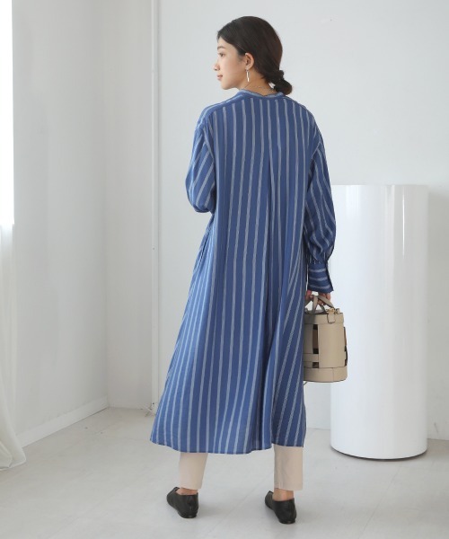 Bou Jeloud(ブージュルード)の「レーヨンシア-ストライプシャツワンピース(ワンピース・レディース・ブルー/イエロー・38)」の21枚目の写真