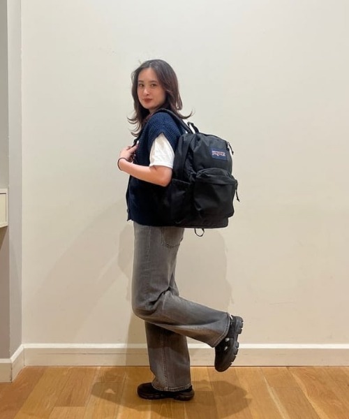 JANSPORT(ジャンスポーツ)の「JANSPORT / SUPERBREAK PLUS BLACK(バックパック/リュック・メンズ・ブラック・ONE SIZE)」の4枚目の写真