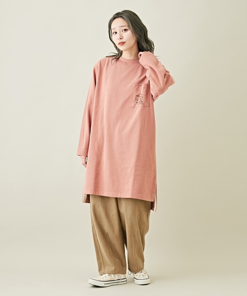 CUBE SUGAR（キューブシュガー）の「微起毛スウェットポケット付バックプリントチュニック（スウェット・レディース・ピンク/カーキ/ナチュラル/ネイビー/マルチ・M）」の9枚目の写真