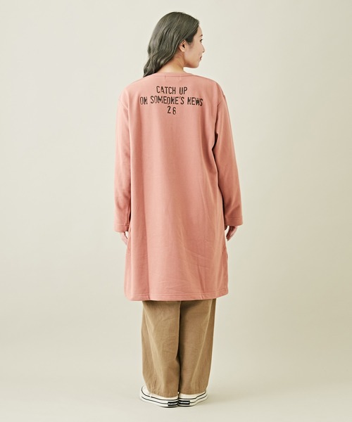 CUBE SUGAR（キューブシュガー）の「微起毛スウェットポケット付バックプリントチュニック（スウェット・レディース・ピンク/カーキ/ナチュラル/ネイビー/マルチ・M）」の11枚目の写真