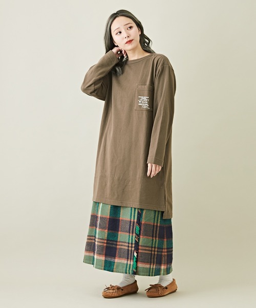 CUBE SUGAR（キューブシュガー）の「微起毛スウェットポケット付バックプリントチュニック（スウェット・レディース・ピンク/カーキ/ナチュラル/ネイビー/マルチ・M）」の13枚目の写真