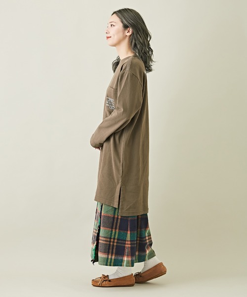 CUBE SUGAR（キューブシュガー）の「微起毛スウェットポケット付バックプリントチュニック（スウェット・レディース・ピンク/カーキ/ナチュラル/ネイビー/マルチ・M）」の14枚目の写真