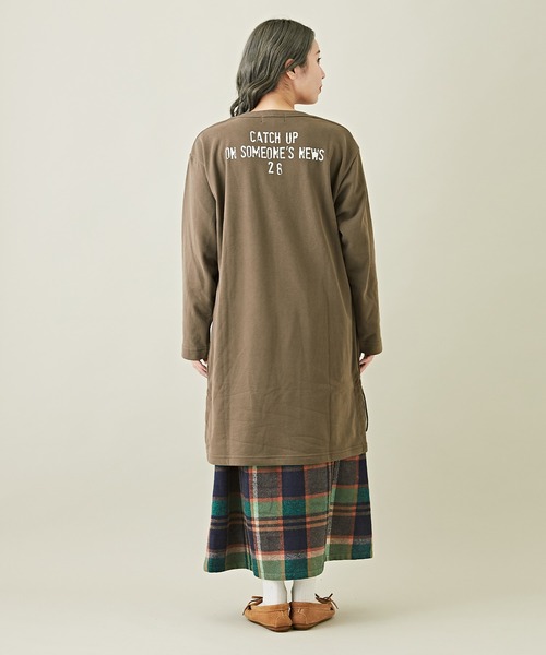 CUBE SUGAR（キューブシュガー）の「微起毛スウェットポケット付バックプリントチュニック（スウェット・レディース・ピンク/カーキ/ナチュラル/ネイビー/マルチ・M）」の15枚目の写真