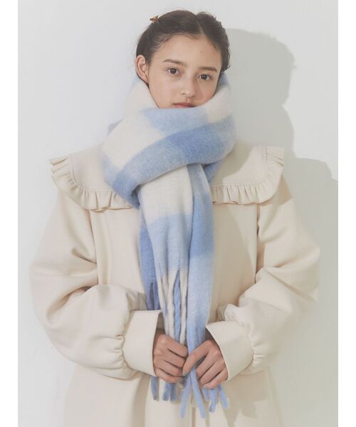 merry jenny（メリージェニー）の「fluffy checkフリンジマフラー（マフラー・レディース・ピンク/ブルー・FREE）」の4枚目の写真