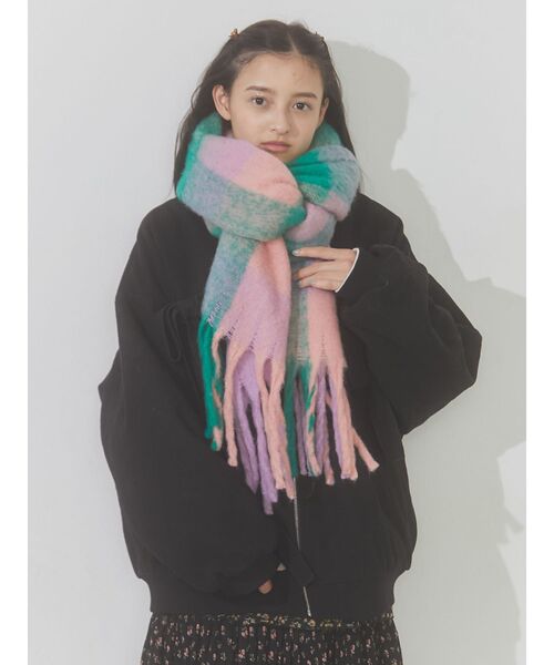 merry jenny（メリージェニー）の「fluffy checkフリンジマフラー（マフラー・レディース・ピンク/ブルー・FREE）」の20枚目の写真
