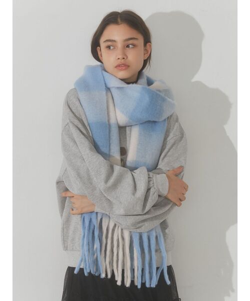 merry jenny（メリージェニー）の「fluffy checkフリンジマフラー（マフラー・レディース・ピンク/ブルー・FREE）」の16枚目の写真