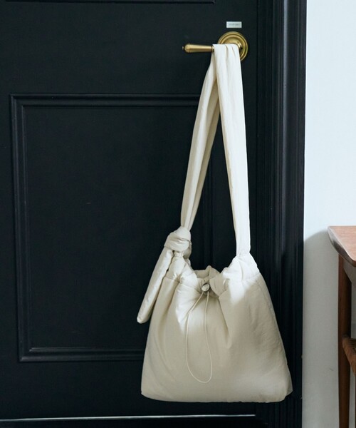 coen(コーエン)の「ドローコードパディングショルダーバッグ(ショルダーバッグ・レディース・ダークグレー/ブラック/オフホワイト・FREE)」の2枚目の写真