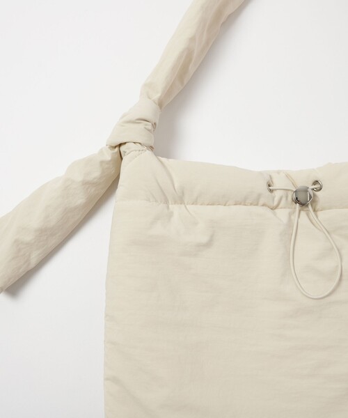 coen(コーエン)の「ドローコードパディングショルダーバッグ(ショルダーバッグ・レディース・ダークグレー/ブラック/オフホワイト・FREE)」の5枚目の写真