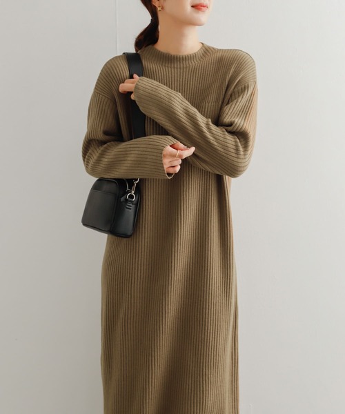 URBAN RESEARCH DOORS（アーバンリサーチドアーズ）の「ボトルネックリブニットワンピース（ワンピース・レディース・チャコールグレー/ブラック/モカ・MEDIUM）」の3枚目の写真