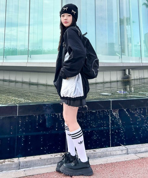 SPINNS(スピンズ)の「【ユニセックスで着用可能】ナイロン切り替えデザインプルオーバー(スウェット・メンズ・グレー/ブラック/オフホワイト/ネイビー・ONESIZE)」の15枚目の写真