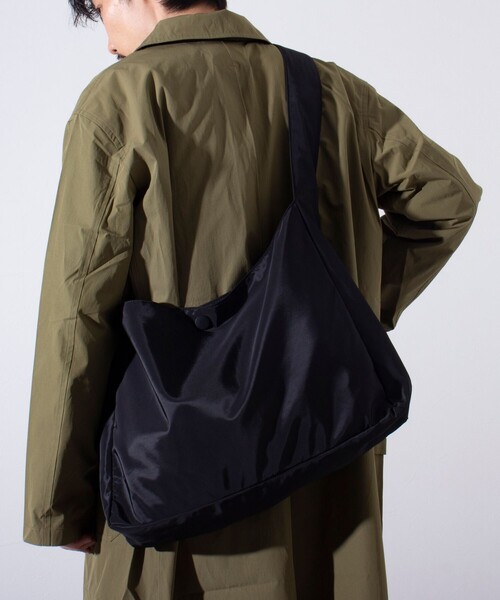 GLOSTER（グロスター）の「【GLOSTER/グロスター】ビッグショルダーバッグ（ショルダーバッグ・メンズ・ブラック・FREE）」の3枚目の写真