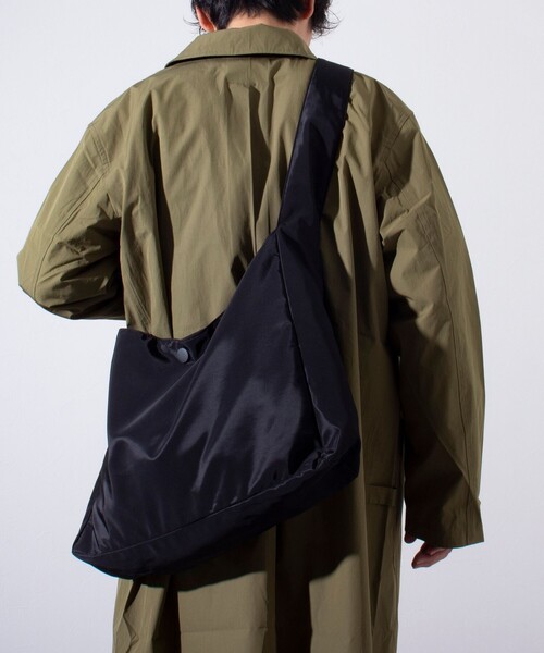 GLOSTER（グロスター）の「【GLOSTER/グロスター】ビッグショルダーバッグ（ショルダーバッグ・メンズ・ブラック・FREE）」の5枚目の写真