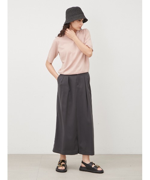 Mila Owen（ミラオーウェン）の「フロントベンツ2タックストレートスカート（スカート・レディース・ストライプ/ベージュ/チャコールグレー・1/0）」の2枚目の写真