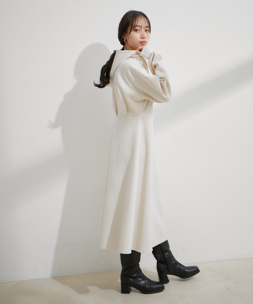 VIS（ビス）の「スフレタッチフーディーワンピース【洗える】（ワンピース・レディース・キナリ/ネイビー・FREE）」の12枚目の写真