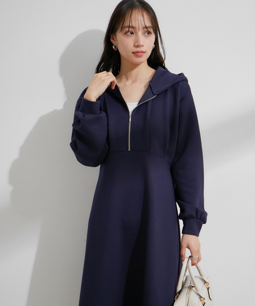 VIS（ビス）の「スフレタッチフーディーワンピース【洗える】（ワンピース・レディース・キナリ/ネイビー・FREE）」の18枚目の写真