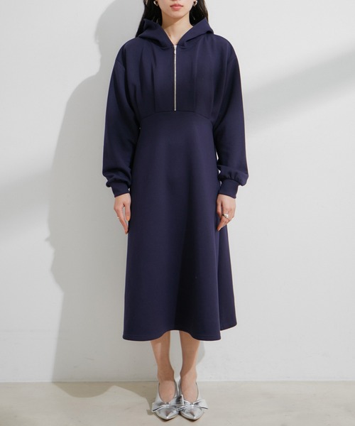 VIS（ビス）の「スフレタッチフーディーワンピース【洗える】（ワンピース・レディース・キナリ/ネイビー・FREE）」の21枚目の写真