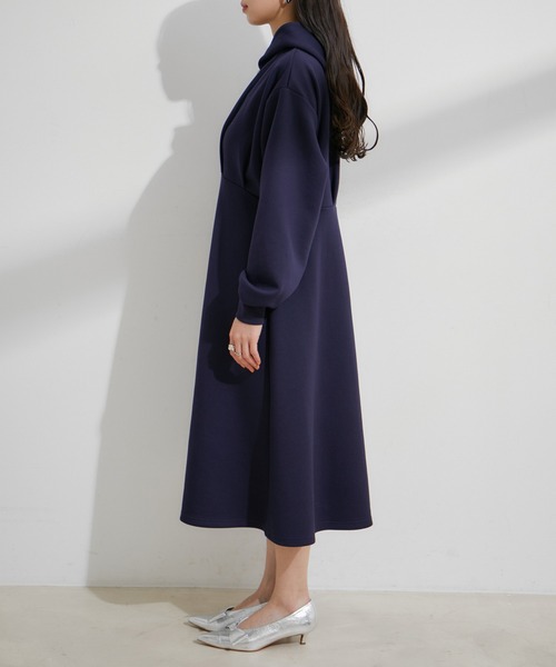 VIS（ビス）の「スフレタッチフーディーワンピース【洗える】（ワンピース・レディース・キナリ/ネイビー・FREE）」の22枚目の写真