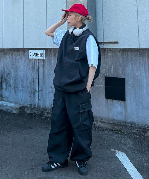 SPINNS(スピンズ)の「【ユニセックスで着用可能】ERROR刺繍ロゴ ナイロンハーフジップベスト(ベスト・メンズ・ブルー/ブラック/カーキ/グレー/ネイビー・ONESIZE)」の22枚目の写真