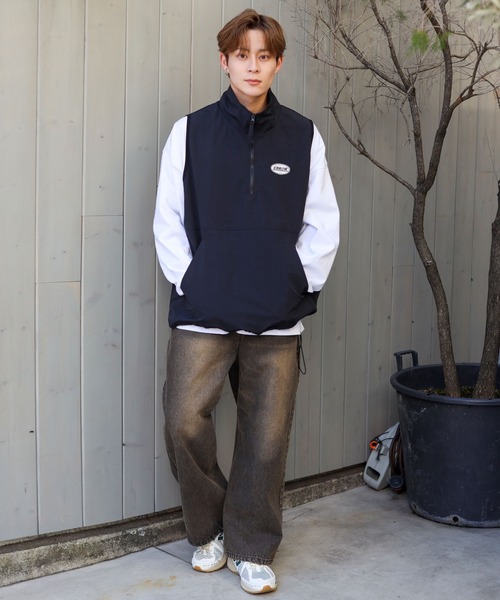 SPINNS(スピンズ)の「【ユニセックスで着用可能】ERROR刺繍ロゴ ナイロンハーフジップベスト(ベスト・メンズ・ブルー/ブラック/カーキ/グレー/ネイビー・ONESIZE)」の14枚目の写真