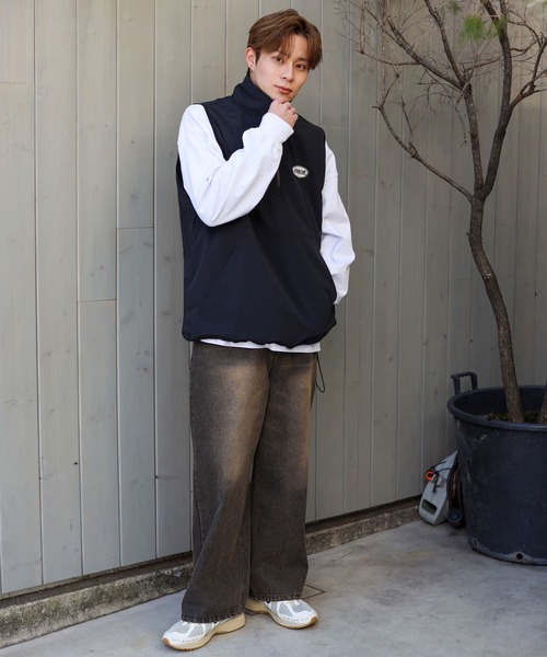 SPINNS(スピンズ)の「【ユニセックスで着用可能】ERROR刺繍ロゴ ナイロンハーフジップベスト(ベスト・メンズ・ブルー/ブラック/カーキ/グレー/ネイビー・ONESIZE)」の15枚目の写真