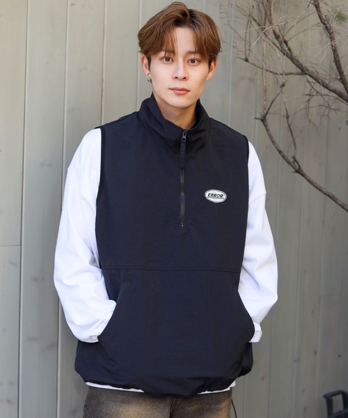 SPINNS(スピンズ)の「【ユニセックスで着用可能】ERROR刺繍ロゴ ナイロンハーフジップベスト(ベスト・メンズ・ブルー/ブラック/カーキ/グレー/ネイビー・ONESIZE)」の10枚目の写真