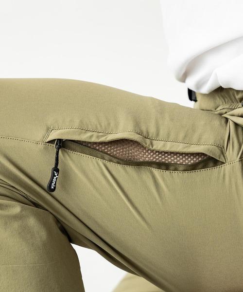 phenix outdoor(フェニックスアウトドア)の「phenix OUTDOOR(フェニックスアウトドア) メンズ エクストラストレッチ リラクシングナイロンパンツ スリムシルエット アラートパンツ (撥水加工)(その他パンツ・メンズ・ブラック/ベージュ/ネイビー/カーキ・SMALL/MEDIUM/LARGE/X-LARGE/XX-LARGE)」の13枚目の写真