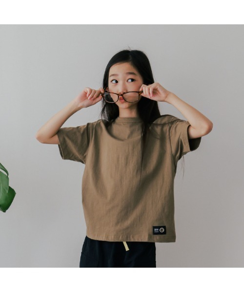 ZERO standerd（ゼロスタンダード）の「ゼロスタンダード BASIC Tシャツ（Tシャツ/カットソー・キッズ・オフホワイト/グレー/チャコールグレー/ブラック/ベージュ/ネイビー/アイボリー・100cm/110cm/120cm/130cm/140cm/150cm/160cm）」の5枚目の写真