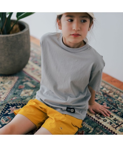 ZERO standerd（ゼロスタンダード）の「ゼロスタンダード BASIC Tシャツ（Tシャツ/カットソー・キッズ・オフホワイト/グレー/チャコールグレー/ブラック/ベージュ/ネイビー/アイボリー・100cm/110cm/120cm/130cm/140cm/150cm/160cm）」の4枚目の写真