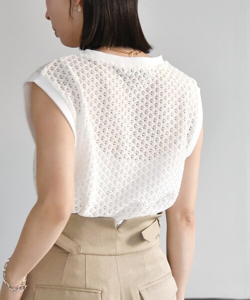 quaranciel(カランシエル)の「quaranciel:〈手洗い可能〉レース クルーネック ノースリーブ プルオーバー(Tシャツ/カットソー・レディース・ホワイト/ライトグレー/ブラック・ONE SIZE)」の5枚目の写真