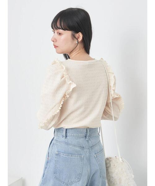 earth music&ecology(アースミュージックアンドエコロジー)の「シャーリングカットプルオーバー(Tシャツ/カットソー・レディース・イエロー/ブルー/アイボリー/グレイッシュベージュ・FREE)」の12枚目の写真