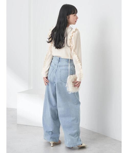 earth music&ecology(アースミュージックアンドエコロジー)の「シャーリングカットプルオーバー(Tシャツ/カットソー・レディース・イエロー/ブルー/アイボリー/グレイッシュベージュ・FREE)」の15枚目の写真