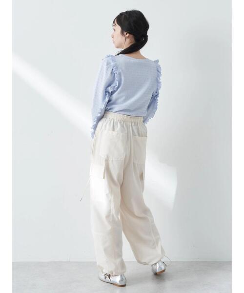 earth music&ecology(アースミュージックアンドエコロジー)の「シャーリングカットプルオーバー(Tシャツ/カットソー・レディース・イエロー/ブルー/アイボリー/グレイッシュベージュ・FREE)」の20枚目の写真