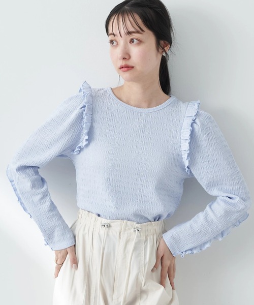 earth music&ecology(アースミュージックアンドエコロジー)の「シャーリングカットプルオーバー(Tシャツ/カットソー・レディース・イエロー/ブルー/アイボリー/グレイッシュベージュ・FREE)」の3枚目の写真