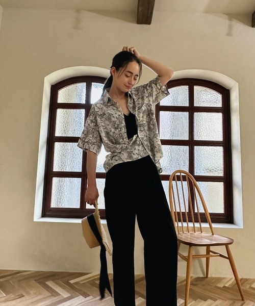 aimoha（アイモハ）の「レトロ柄ブラウス (SS)（シャツ/ブラウス・レディース・ライトグレー・SMALL/MEDIUM/LARGE）」の6枚目の写真