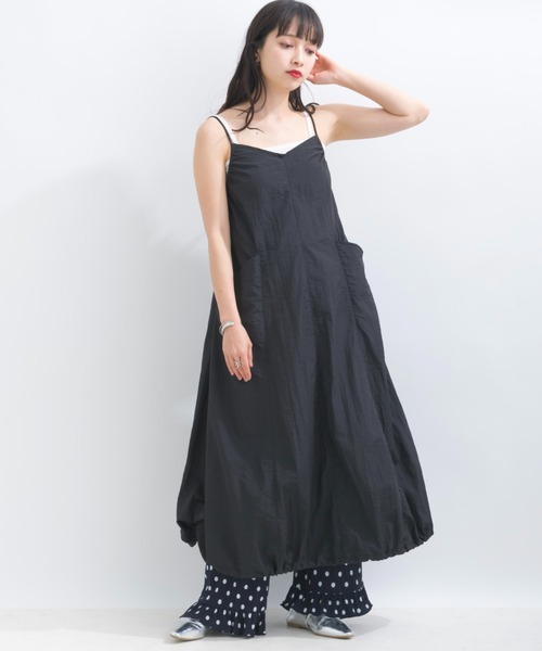 terrace(テラス)の「ナイロンバルーンキャミワンピース(ワンピース・レディース・アイボリー/ブラック系その他/グリーン系その他/ブラック/レッド/ブルー・MEDIUM)」の15枚目の写真