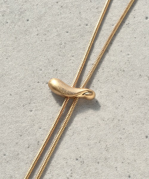 GOLDY(ゴールディ)の「ニュアンス メタル ループ タイ ネックレス(ネックレス・レディース・ゴールド/シルバー系その他/ゴールド系その他/シルバー・FREE)」の7枚目の写真
