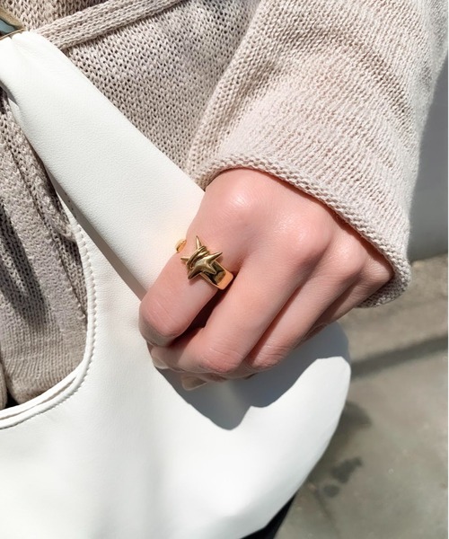 LAPUIS(ラピュイ)の「LAPUIS(ラピュイ)Coil Star ring(リング・レディース・ゴールド/マルチ・11号/13号)」の9枚目の写真