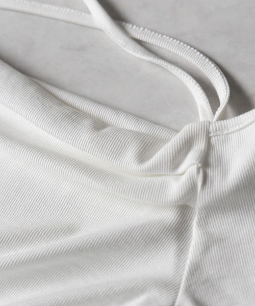me+em select(ミームセレクト)の「【 3WAY 】クロスストラップオフショルリブTシャツ / cross strap off-shoulder rib Tee(Tシャツ/カットソー・レディース・ホワイト/ブラック・FREE)」の12枚目の写真