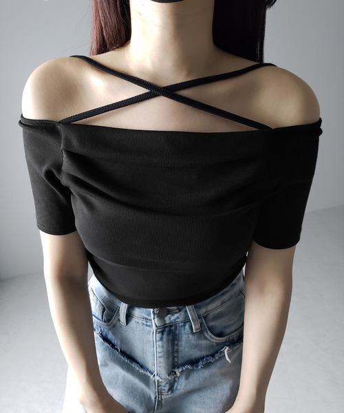me+em select(ミームセレクト)の「【 3WAY 】クロスストラップオフショルリブTシャツ / cross strap off-shoulder rib Tee(Tシャツ/カットソー・レディース・ホワイト/ブラック・FREE)」の5枚目の写真