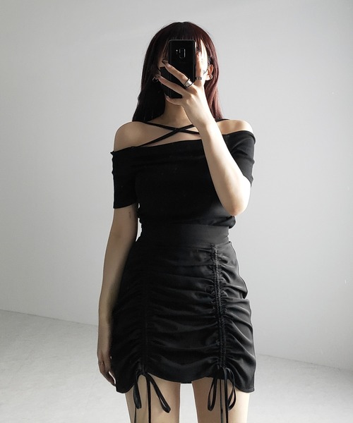 me+em select(ミームセレクト)の「【 3WAY 】クロスストラップオフショルリブTシャツ / cross strap off-shoulder rib Tee(Tシャツ/カットソー・レディース・ホワイト/ブラック・FREE)」の19枚目の写真