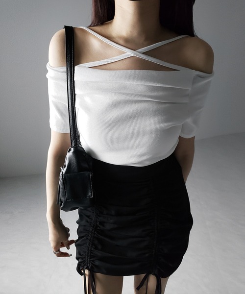 me+em select(ミームセレクト)の「【 3WAY 】クロスストラップオフショルリブTシャツ / cross strap off-shoulder rib Tee(Tシャツ/カットソー・レディース・ホワイト/ブラック・FREE)」の14枚目の写真