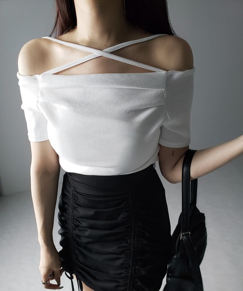 me+em select(ミームセレクト)の「【 3WAY 】クロスストラップオフショルリブTシャツ / cross strap off-shoulder rib Tee(Tシャツ/カットソー・レディース・ホワイト/ブラック・FREE)」の15枚目の写真