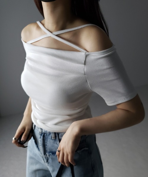 me+em select(ミームセレクト)の「【 3WAY 】クロスストラップオフショルリブTシャツ / cross strap off-shoulder rib Tee(Tシャツ/カットソー・レディース・ホワイト/ブラック・FREE)」の17枚目の写真