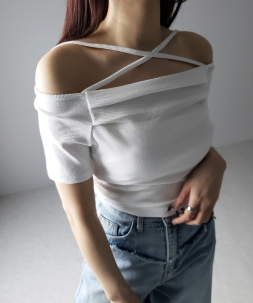 me+em select(ミームセレクト)の「【 3WAY 】クロスストラップオフショルリブTシャツ / cross strap off-shoulder rib Tee(Tシャツ/カットソー・レディース・ホワイト/ブラック・FREE)」の18枚目の写真