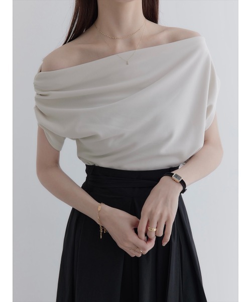 amel（エイメル）の「アシンメトリードレープトップス/ベージュ（Tシャツ/カットソー・レディース・ベージュ・FREE）」の8枚目の写真